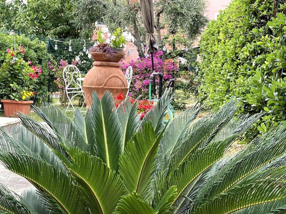 Annali Casa Vacanze - Shabby Style Nella Natura La Spezia Exterior photo
